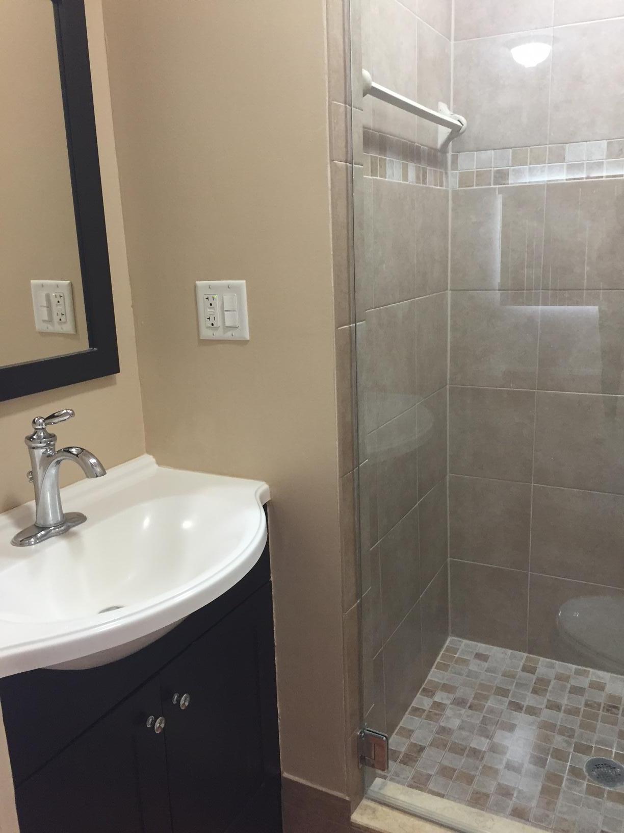 1161 West 24th Street Riviera Beach, FL 33404 - Photo 8 of 10 Bathroom