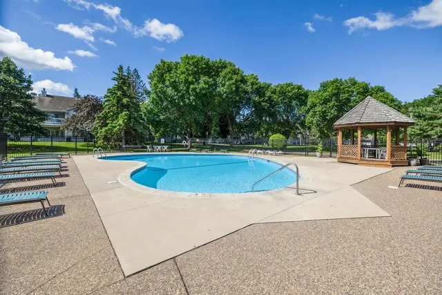 $185,000 | 3563 Blue Jay Way, Unit 107, Eagan, MN 55123