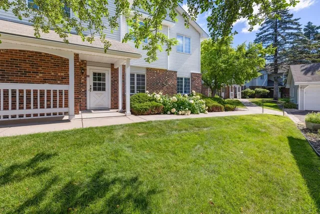 $185,000 | 3563 Blue Jay Way, Unit 107, Eagan, MN 55123