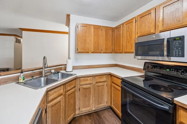 $185,000 | 3563 Blue Jay Way, Unit 107, Eagan, MN 55123