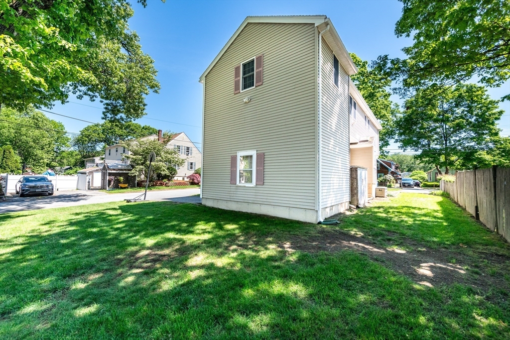 58 Libby Avenue Reading, MA 01867 - Photo 4 of 22