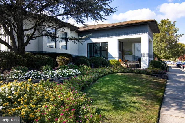 $350,000 | 505 Doral Drive, Blackwood, NJ 08012