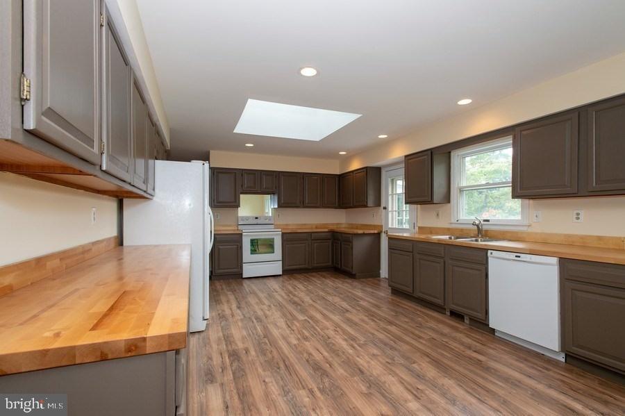 619 Rte 524 Allentown, NJ 08501 - Photo 12 of 28 Gallery Image 12