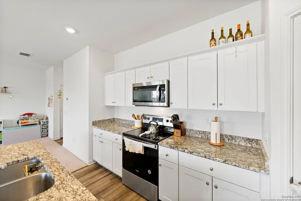 $2,300 | 14407 Elkhorn Crest, San Antonio, TX 78253