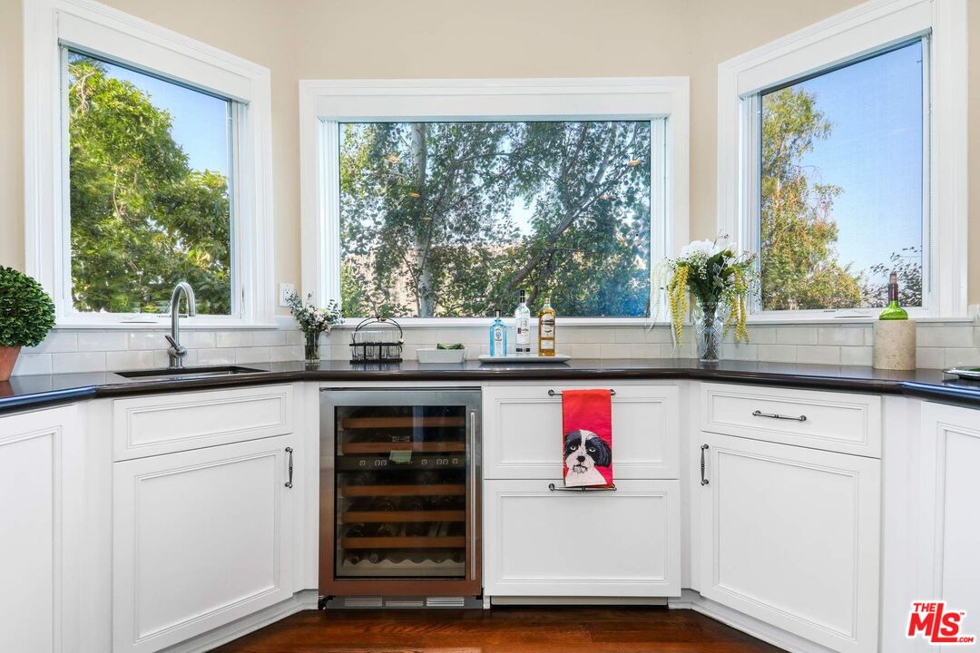 3671 Lowry Road Los Angeles, CA 90027 - Photo 14 of 46 Gallery Image 14