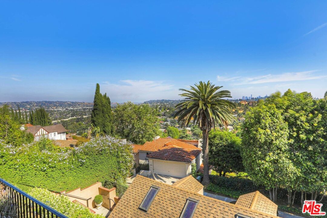 3671 Lowry Road Los Angeles, CA 90027 - Photo 3 of 46 Gallery Image 3