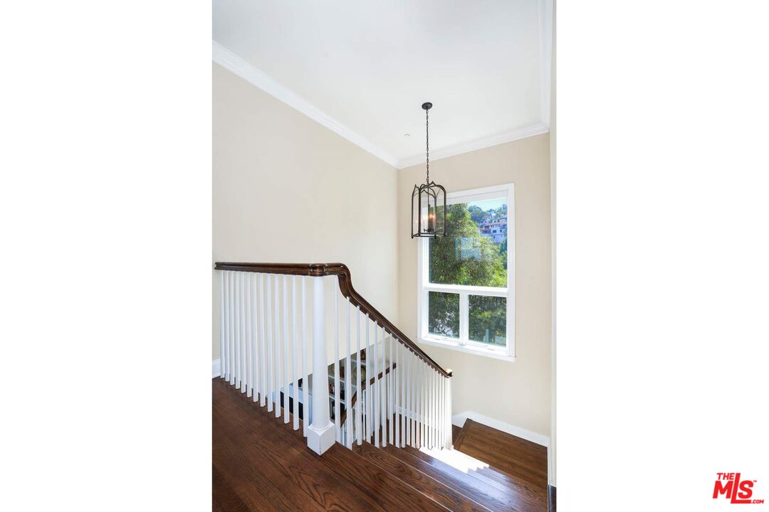 3671 Lowry Road Los Angeles, CA 90027 - Photo 22 of 46 Gallery Image 22