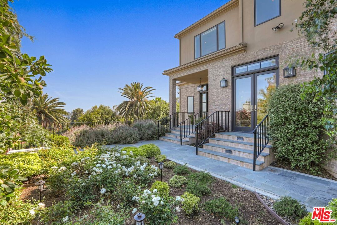 3671 Lowry Road Los Angeles, CA 90027 - Photo 42 of 46 Gallery Image 42