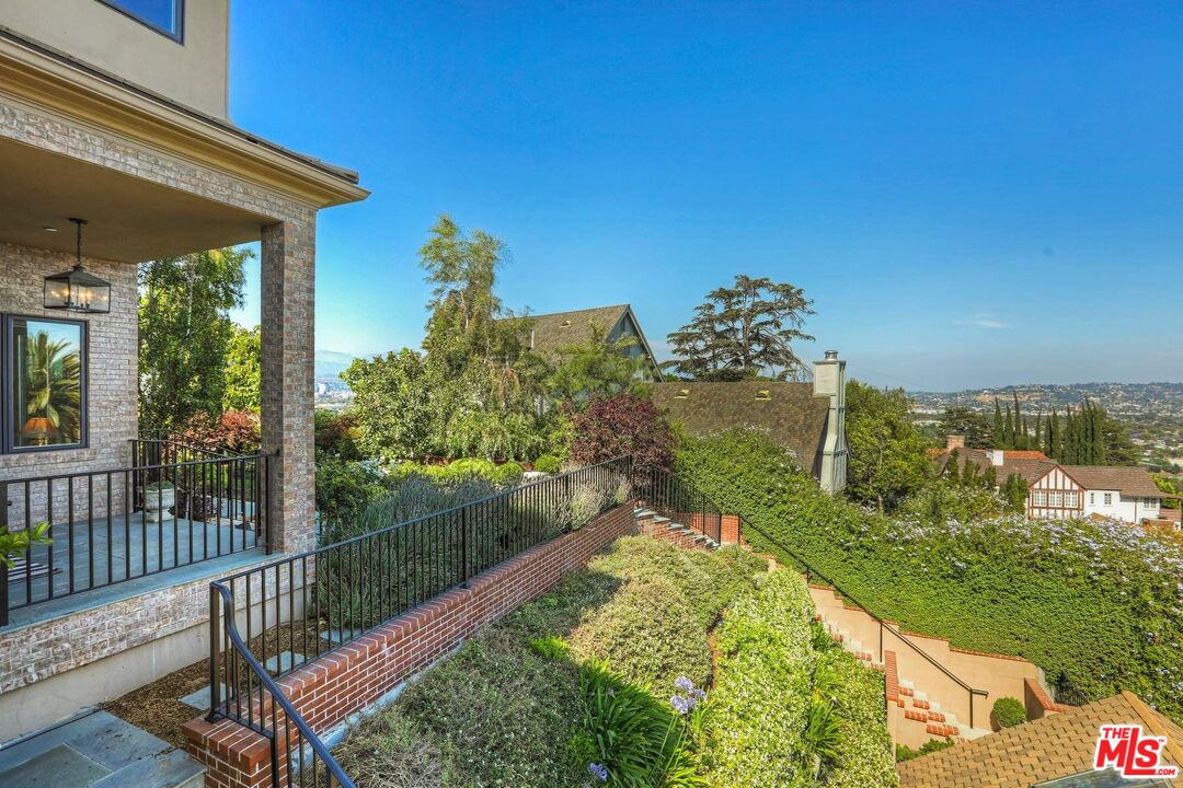3671 Lowry Road Los Angeles, CA 90027 - Photo 45 of 46 Gallery Image 45