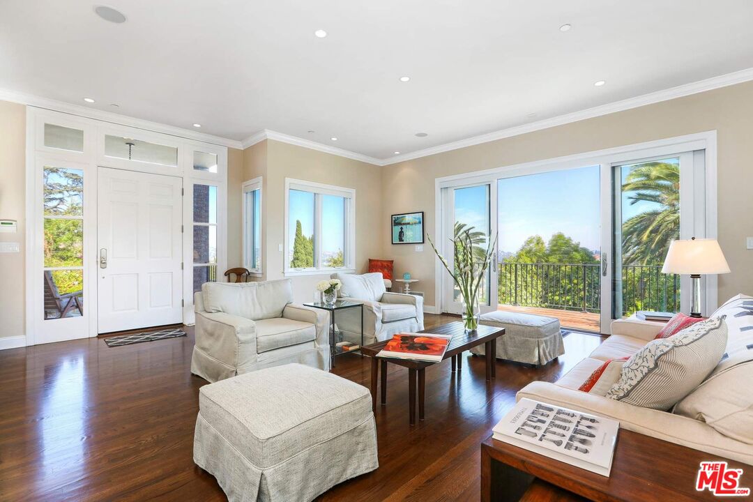 3671 Lowry Road Los Angeles, CA 90027 - Photo 8 of 46 Gallery Image 8