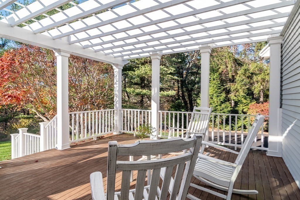 458 Far Reach Road Westwood, MA 02090 - Photo 29 of 39 Gallery Image 29