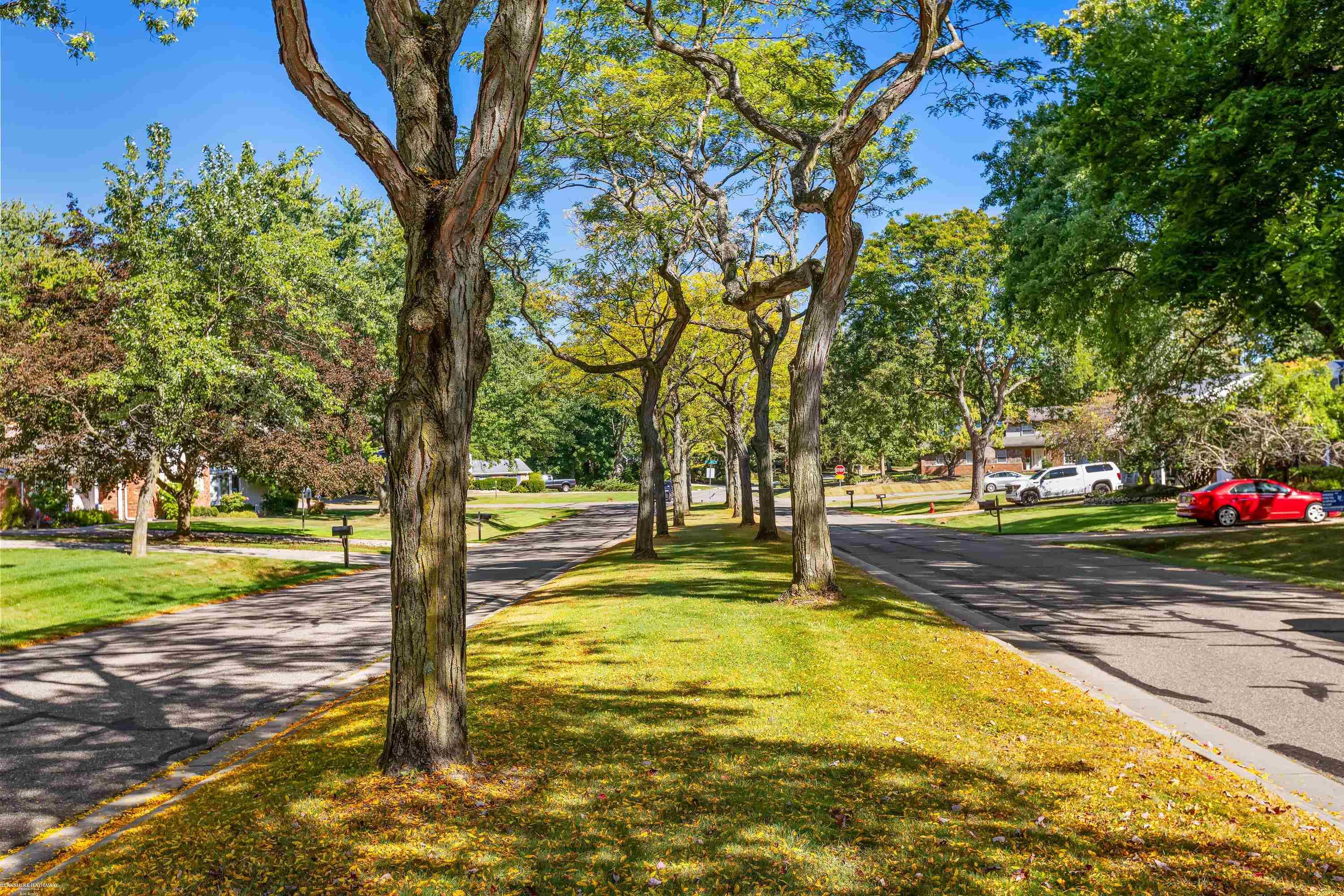 681 Lake Forest Road Rochester, MI 48309 - Photo 40 of 41 50156139-7bdbc3d5-e406-4645-9fde-b2af63d113f5.JPG