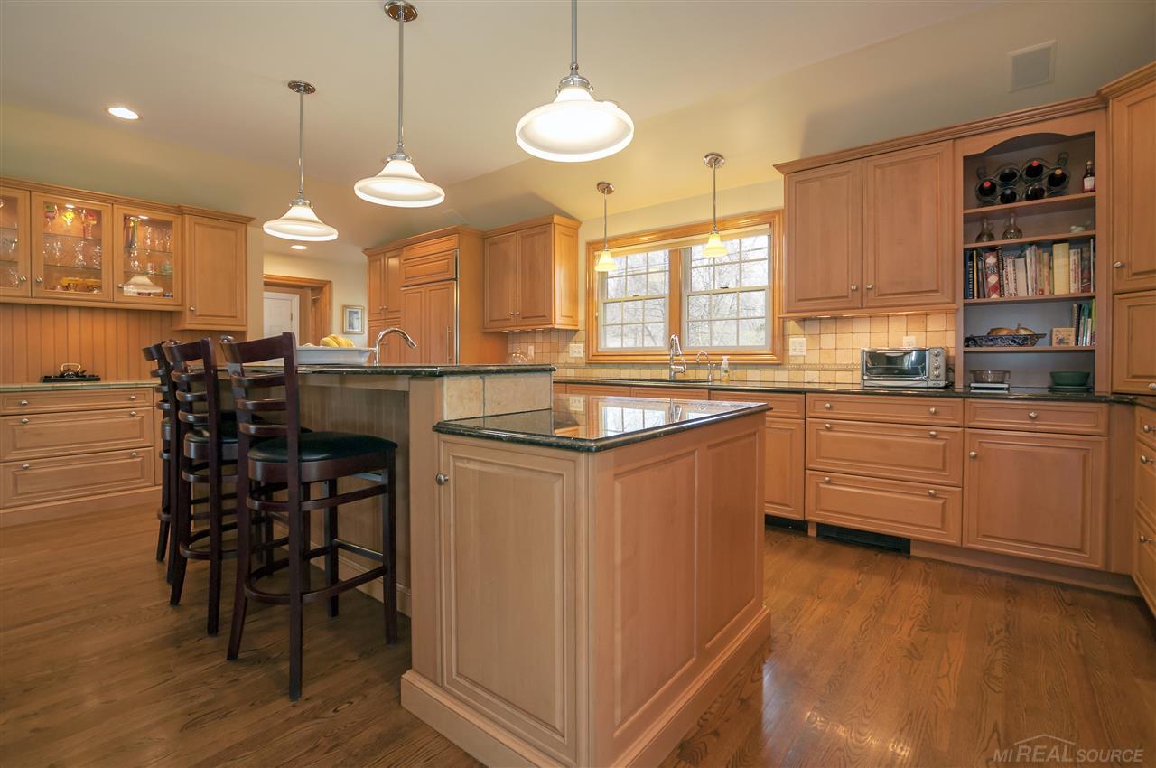 294 Stephens Road Grosse Pointe, MI 48236 - Photo 14 of 42 31317567-13.JPG
