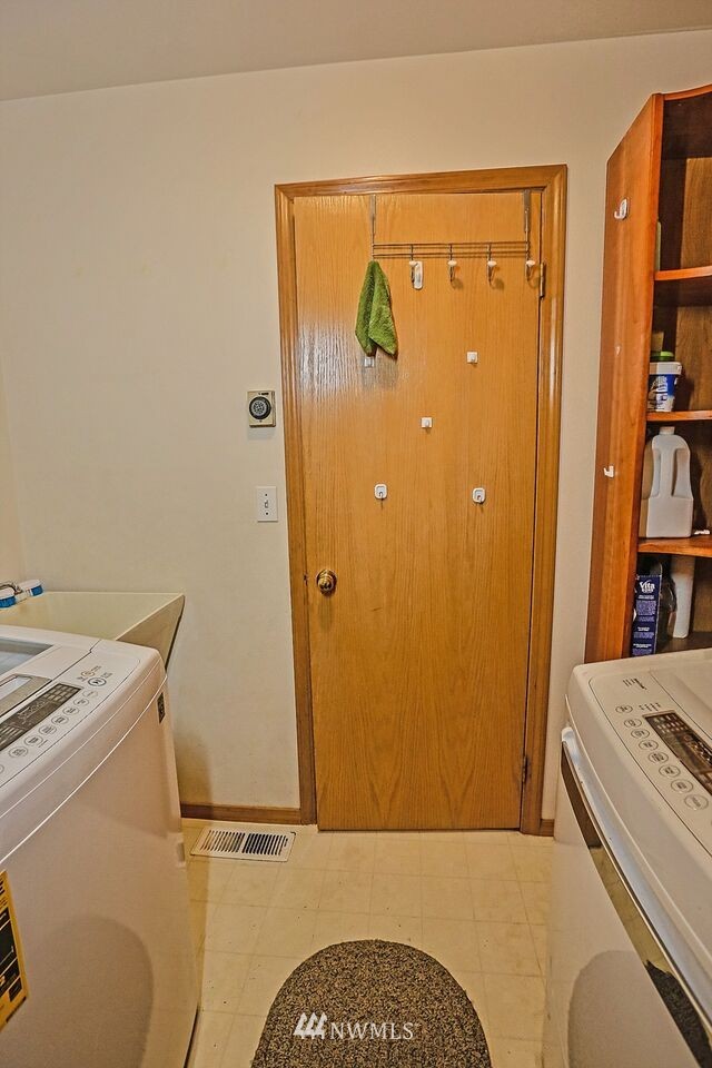 5698 Clover Valley Road Southeast Port Orchard, WA 98367 - Photo 12 of 25 Gallery Image 12