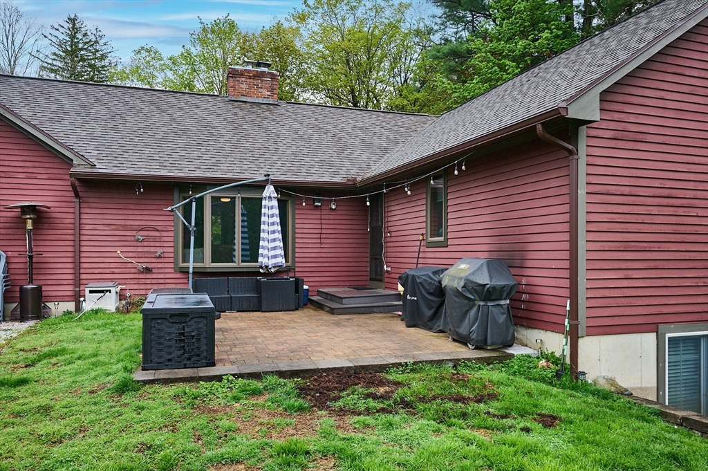 37 Harris Street Amherst, MA 01002 - Photo 36 of 40