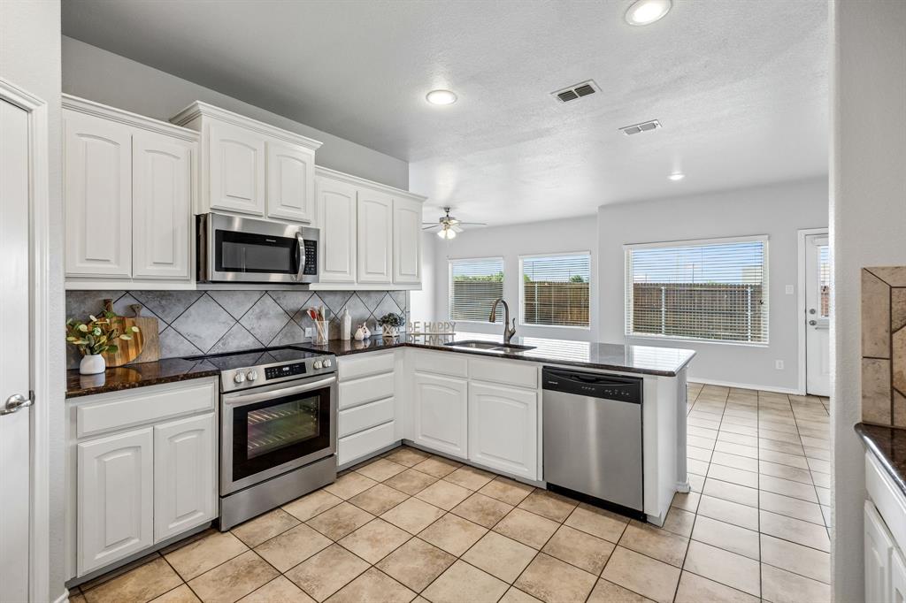 3964 Tule Ranch Road Fort Worth, TX 76262 - Photo 4 of 31