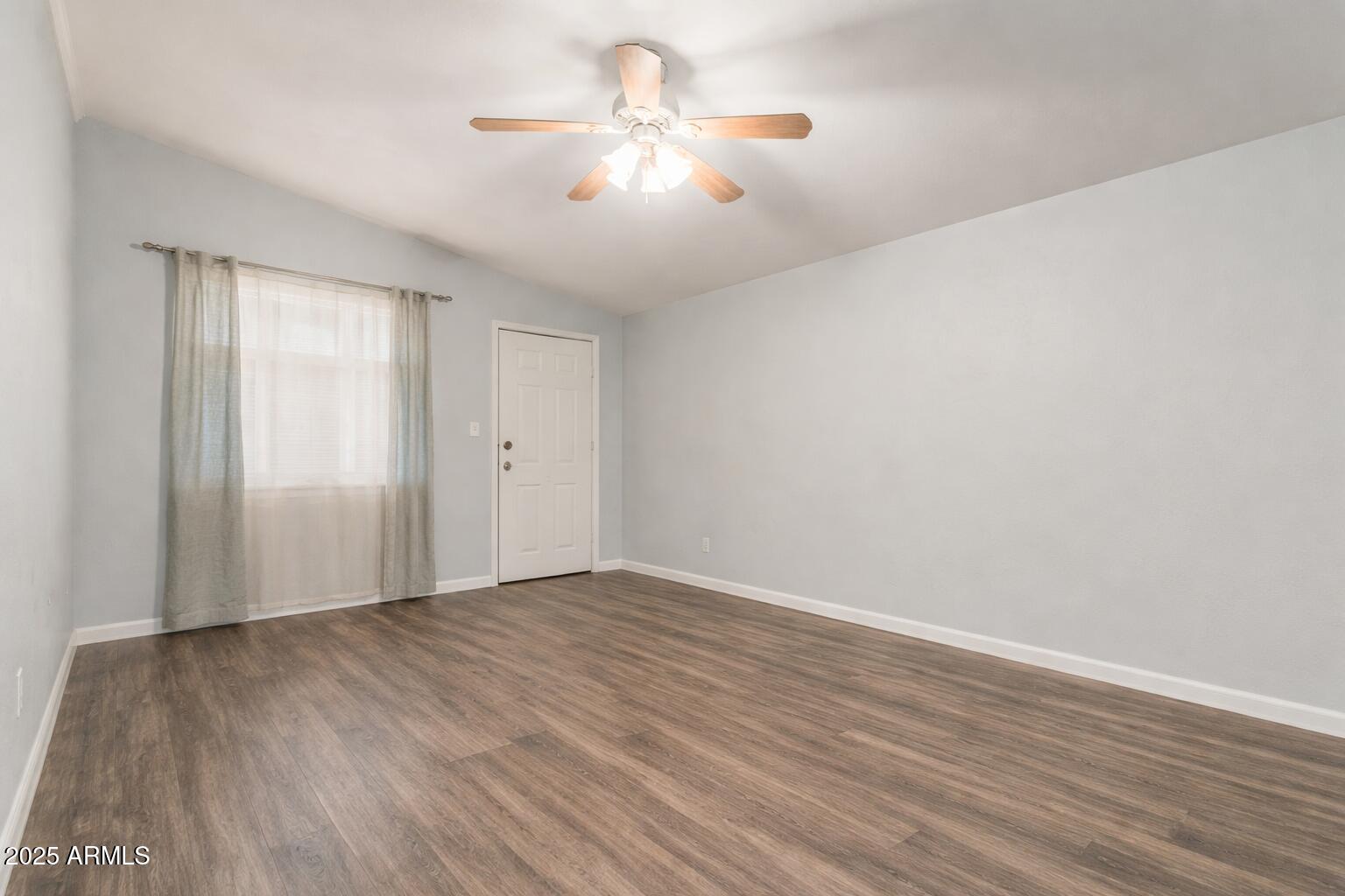 201 South Greenfield Road, Unit 140 Mesa, AZ 85206 - Photo 6 of 32 Living Room