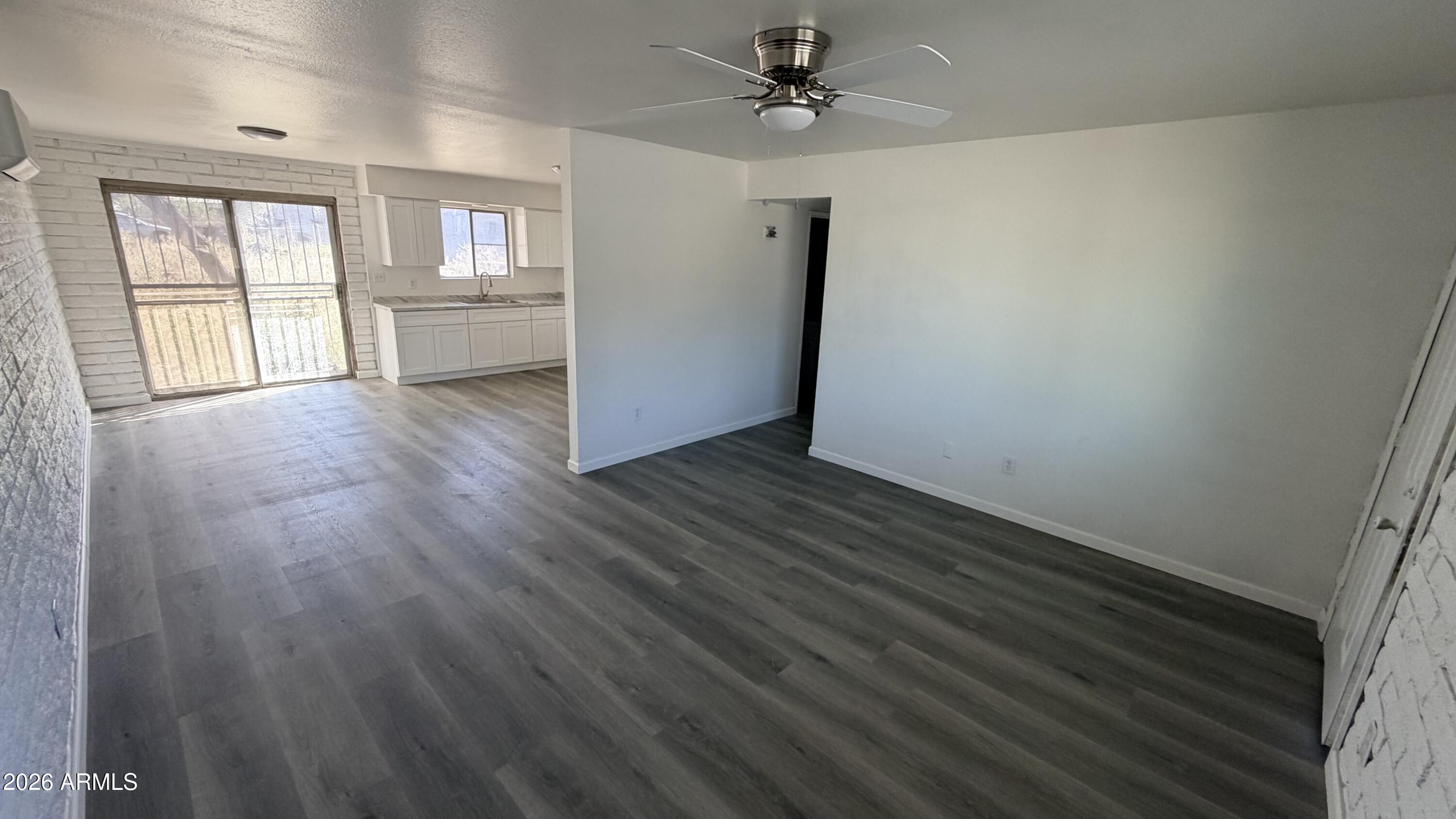 419 4th Street Winkelman, AZ 85192 - Photo 6 of 24 New flooring Brad Christman