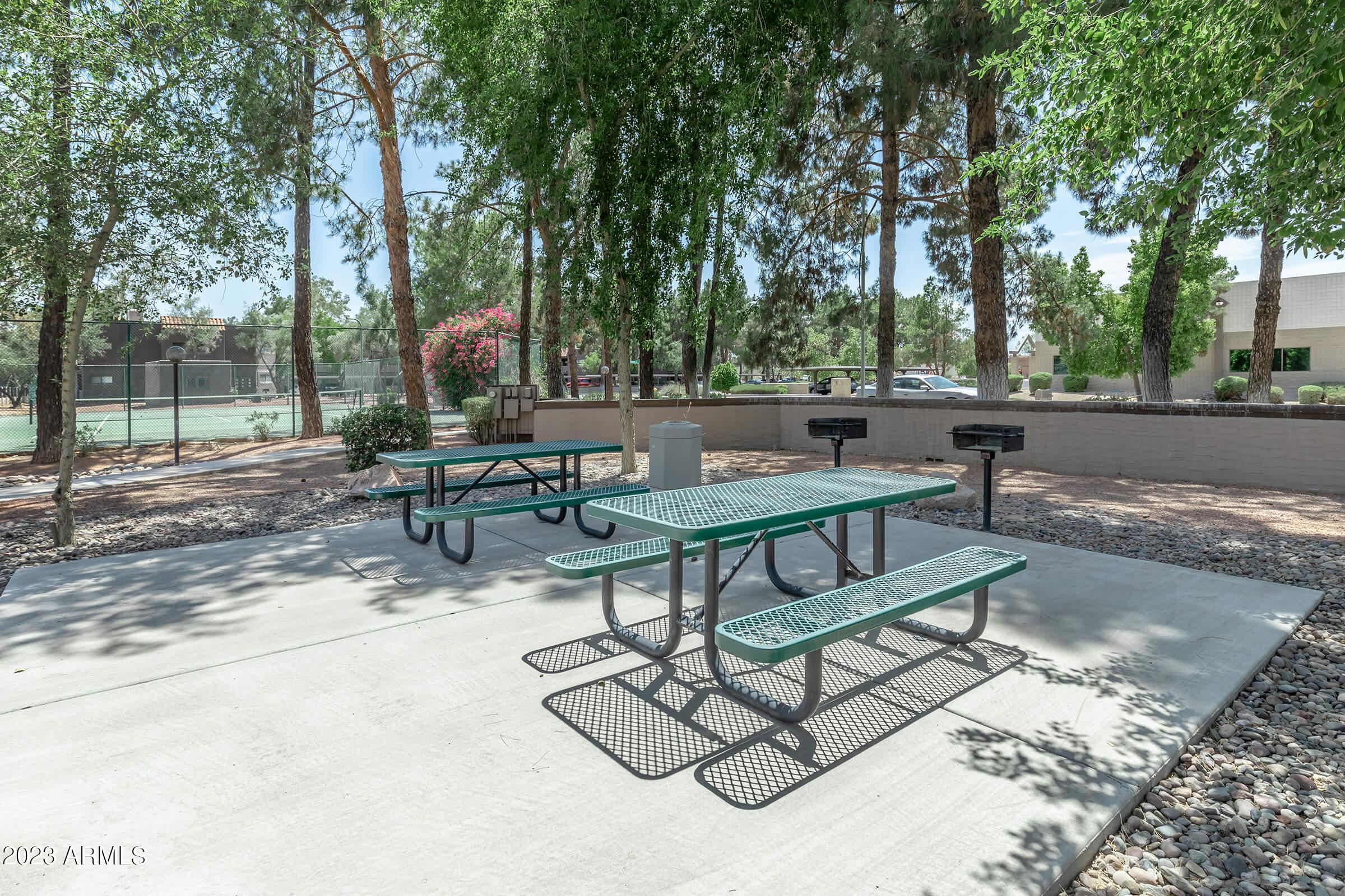 6445 South Maple Avenue, Unit 2 Tempe, AZ 85283 - Photo 21 of 23 Picnic Area