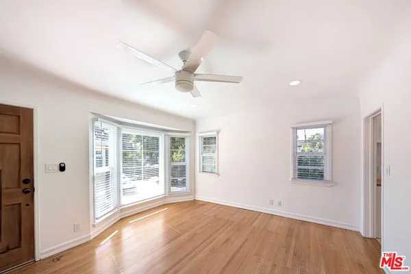 $4,390 | 601 9th Street, Unit D, Santa Monica, CA 90402