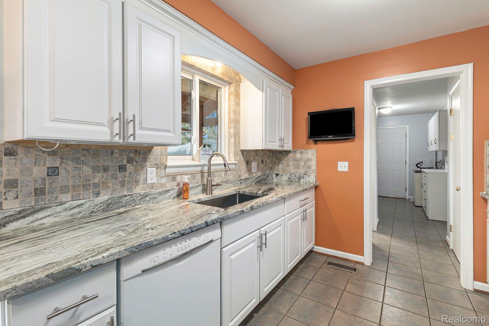 1902 Dawn Ridge Road Walled Lake, MI 48390 - Photo 12 of 39 1902 Dawn Ridge KITCHEN