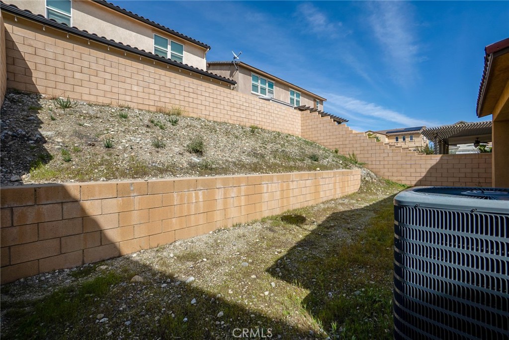4788 Condor Avenue Fontana, CA 92336 - Photo 42 of 49 a view of outdoor space and yard