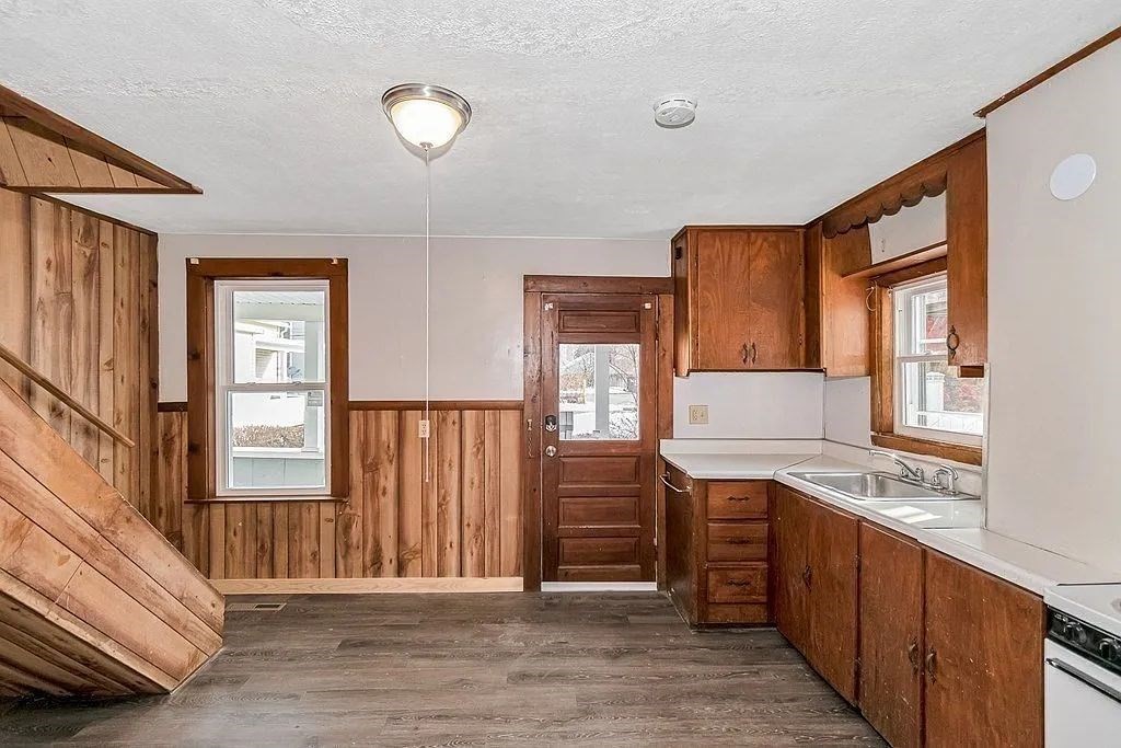 12 Cherry Street Westfield, MA 01085 - Photo 7 of 13