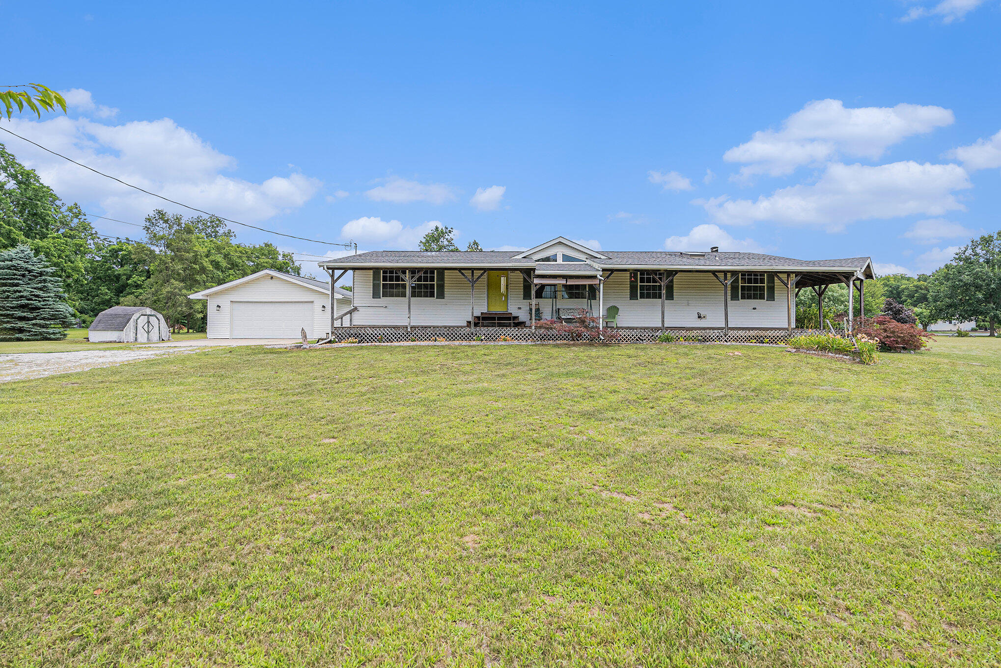 13782 Tuttle Hill Road Milan, MI 48160 - Photo 1 of 29 001_a7s00202