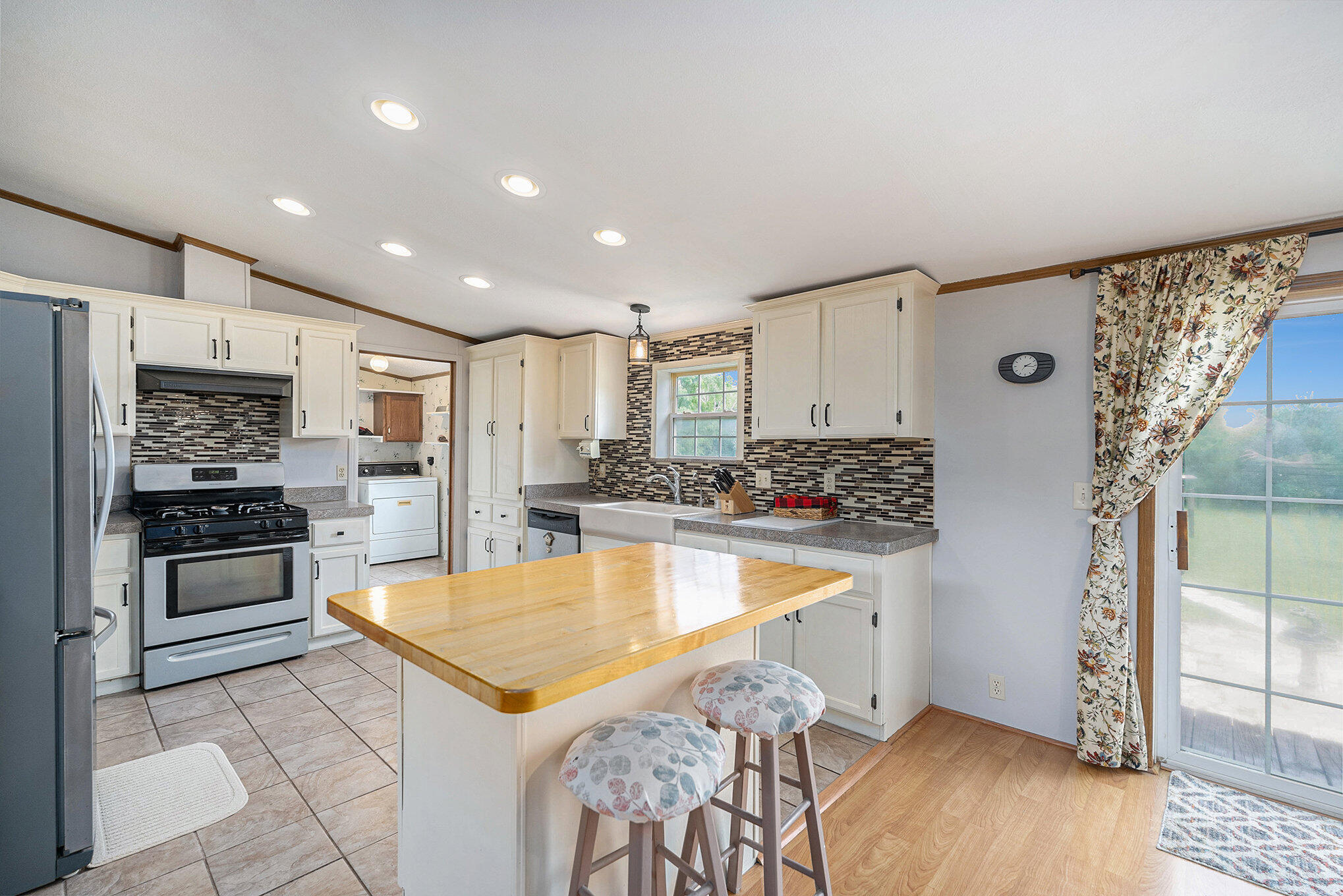 13782 Tuttle Hill Road Milan, MI 48160 - Photo 8 of 29 011_a7s00247