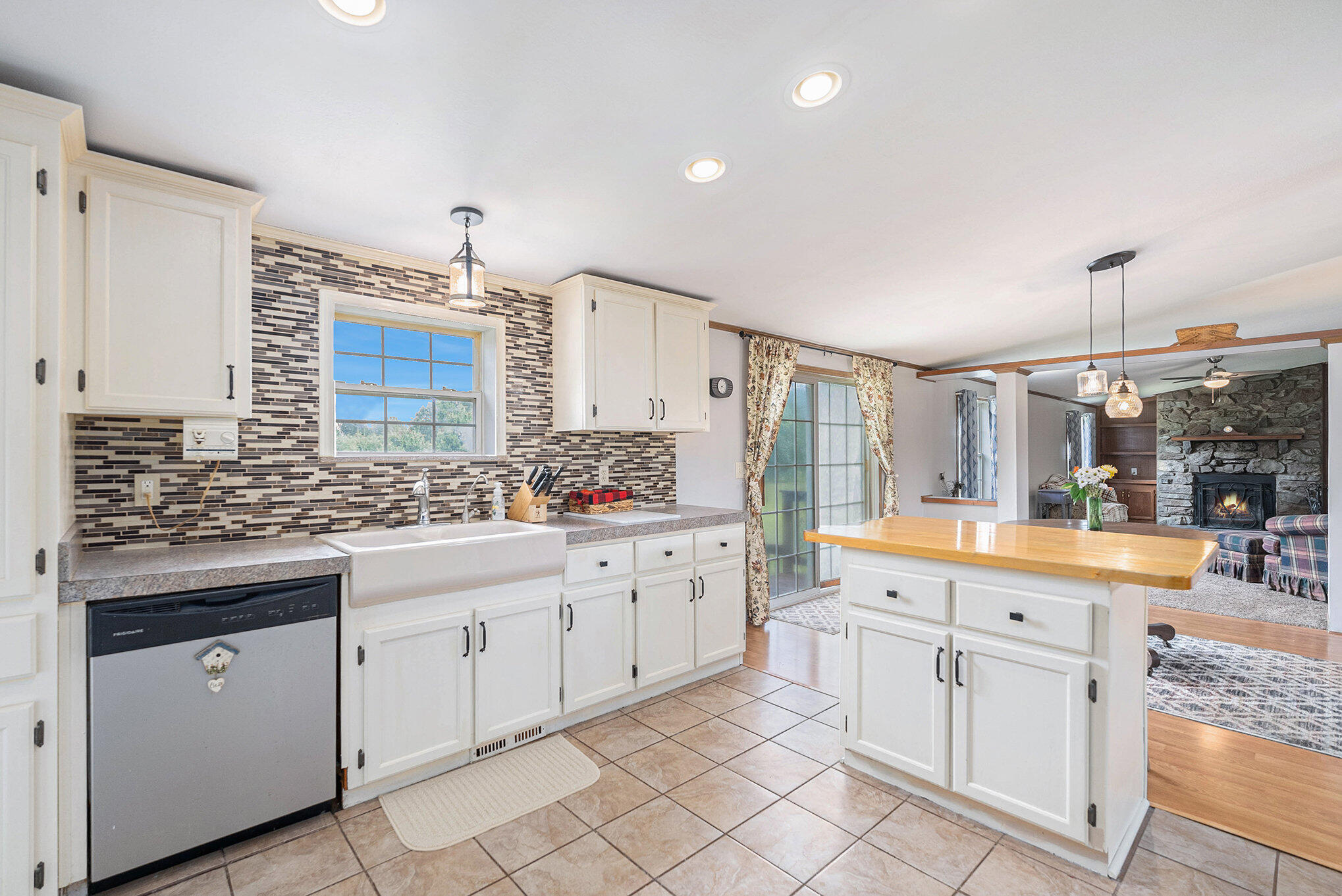 13782 Tuttle Hill Road Milan, MI 48160 - Photo 10 of 29 013_a7s00255