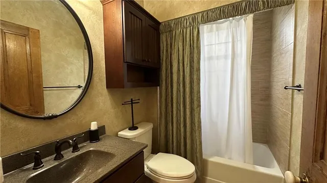 $2,300 | 4942 Bakerstown Culmerville Road, Tarentum, PA 15084