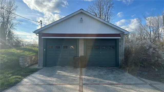 $2,300 | 4942 Bakerstown Culmerville Road, Tarentum, PA 15084