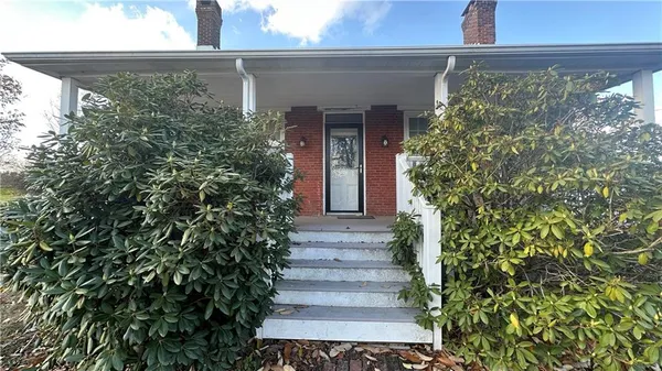 $2,300 | 4942 Bakerstown Culmerville Road, Tarentum, PA 15084