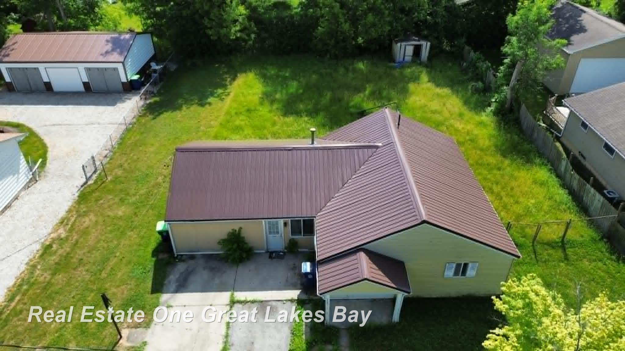 3531 Lions Head Lane Saginaw, MI 48601 - Photo 3 of 21
