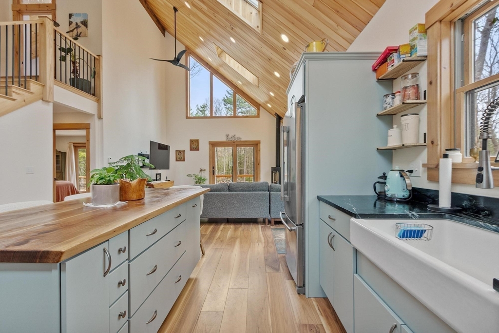 26 Pearl Road Ashburnham, MA 01430 - Photo 5 of 42