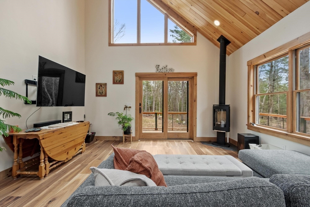 26 Pearl Road Ashburnham, MA 01430 - Photo 8 of 42