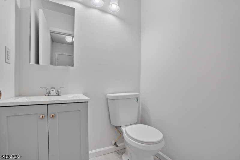 33 Seton Hall Drive Newark, NJ 07103 - Photo 8 of 14