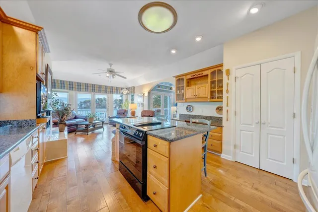 $1,450,000 | 362 Carrs Point Lane, Moneta, VA 24121