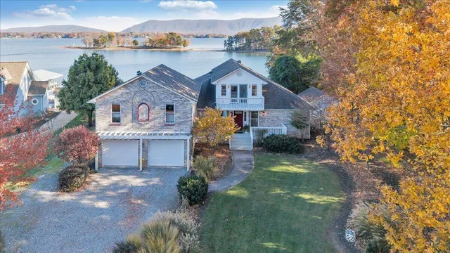 $1,450,000 | 362 Carrs Point Lane, Moneta, VA 24121
