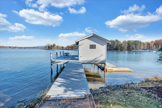 $1,450,000 | 362 Carrs Point Lane, Moneta, VA 24121