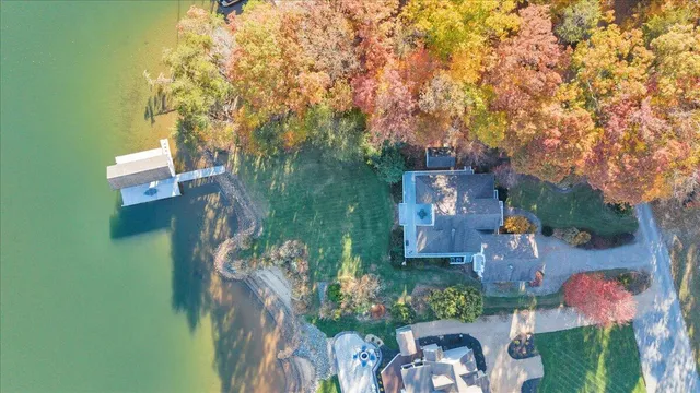 $1,450,000 | 362 Carrs Point Lane, Moneta, VA 24121
