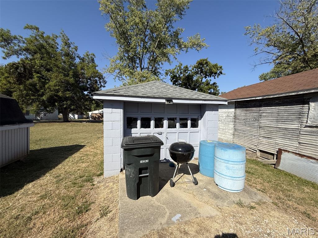 415 North Elm Street St. Elmo, IL 62458 - Photo 13 of 14