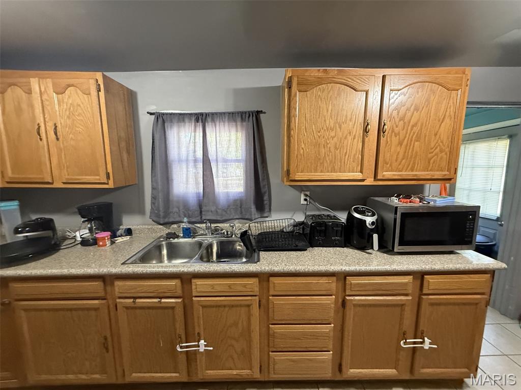 415 North Elm Street St. Elmo, IL 62458 - Photo 3 of 14