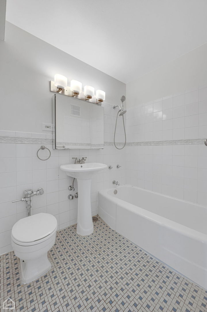 6030 North Sheridan Road, Unit 603 Chicago, IL 60660 - Photo 9 of 13