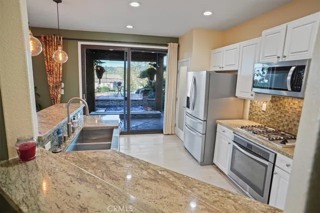 $799,999 | 20016 Satsuma Circle, Saugus, CA 91350