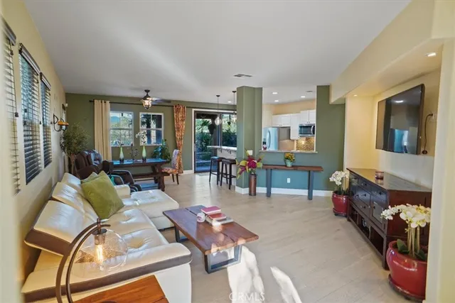 $799,999 | 20016 Satsuma Circle, Saugus, CA 91350