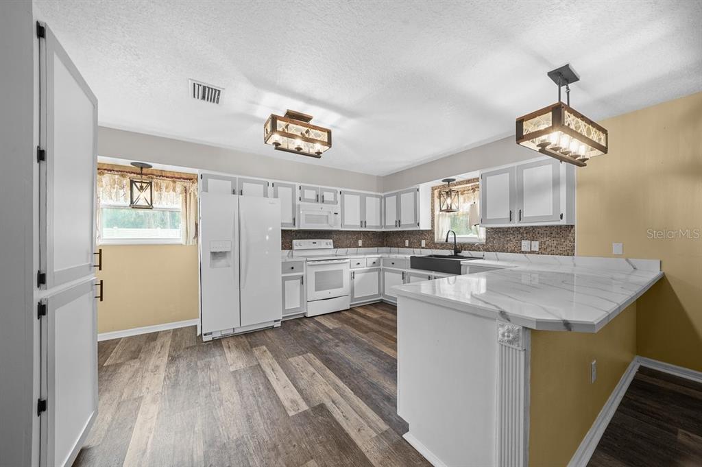 12575 West Edwards Court Inglis, FL 34449 - Photo 8 of 39