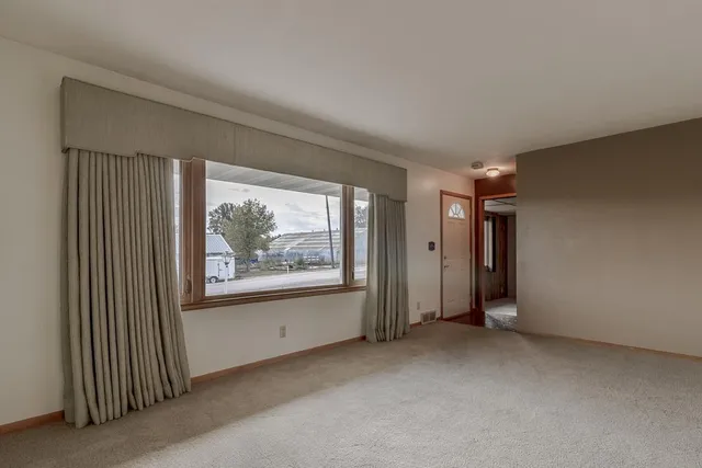 $164,900 | 204 1st Street, Welcome, MN 56181