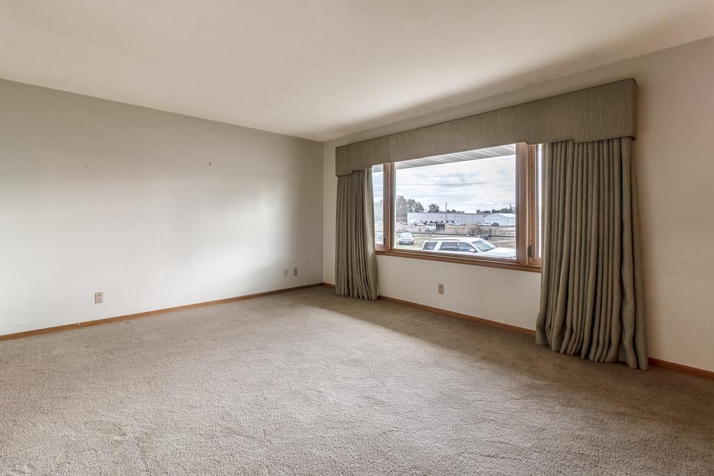 204 1st Street Welcome, MN 56181 - Photo 4 of 40