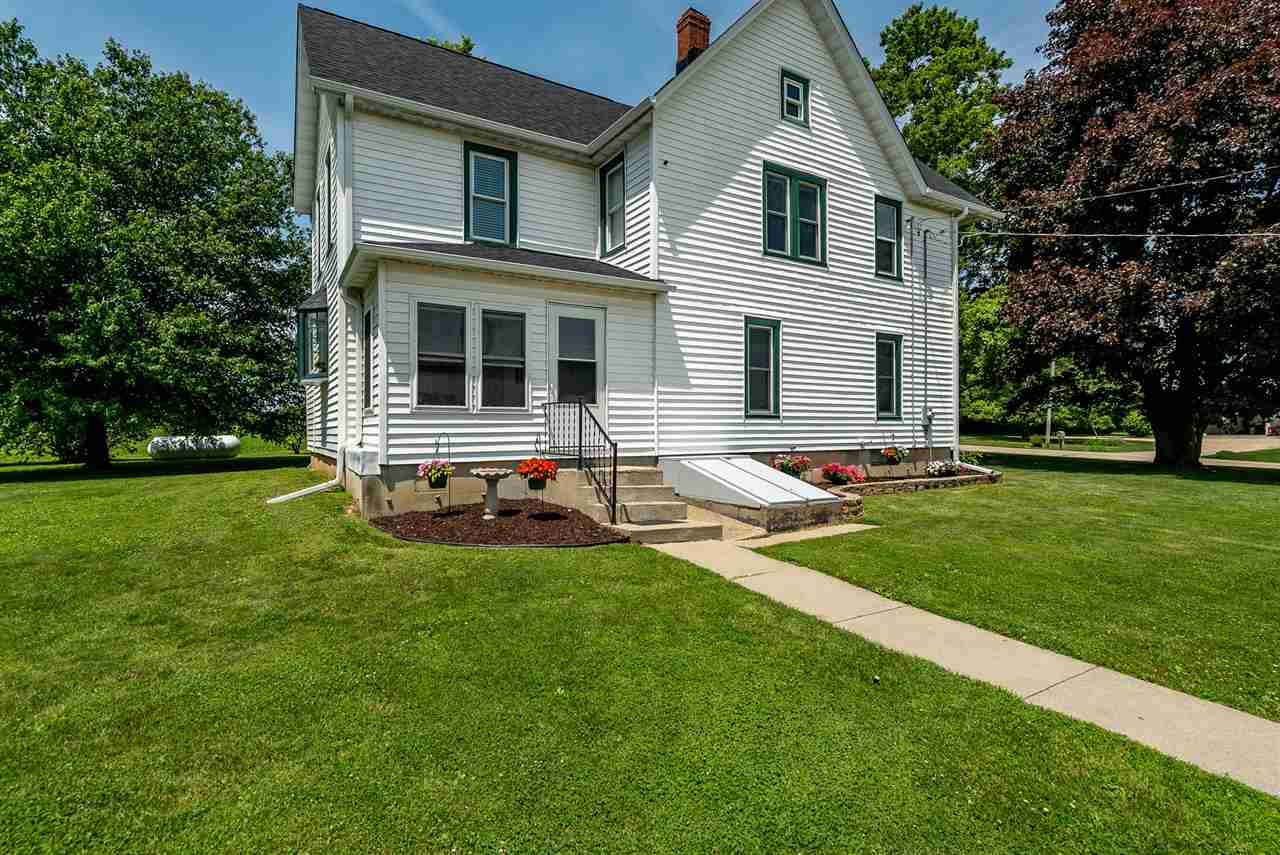 9691 East Cedarville Road Davis, IL 61019 - Photo 2 of 39 a front view of house with yard and green space